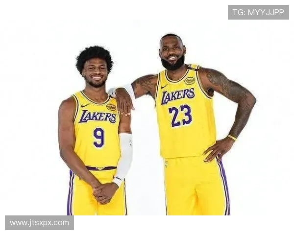 [NBA]詹姆斯父子“回家” 不敌骑士.